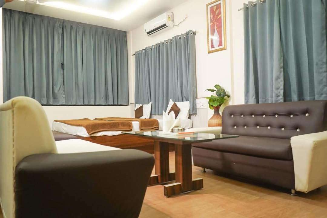 Hotel Alka Palace Durg Buitenkant foto